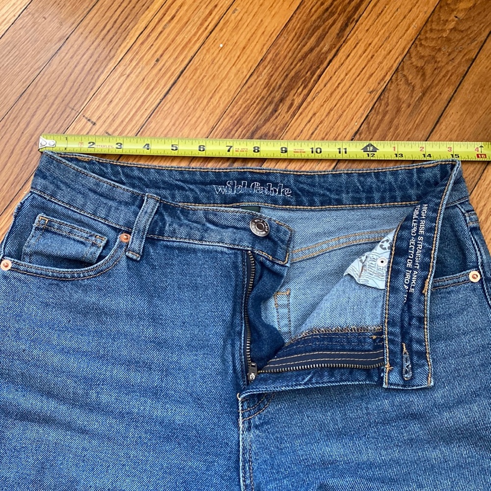Straight leg with raw hem jeans